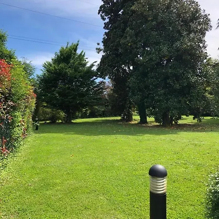3 Bedrooms With Garden In A Residential Setting Lägenhet Villa Cameroni
