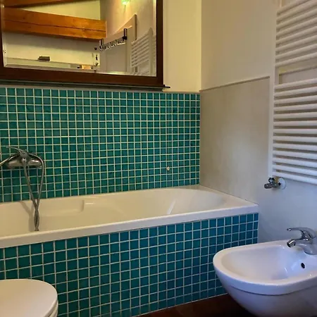Lägenhet 3 Bedrooms With Garden In A Residential Setting Villa Cameroni