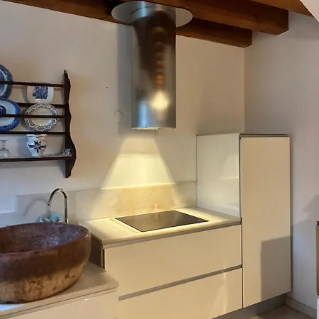 3 Bedrooms With Garden In A Residential Setting Lägenhet Villa Cameroni